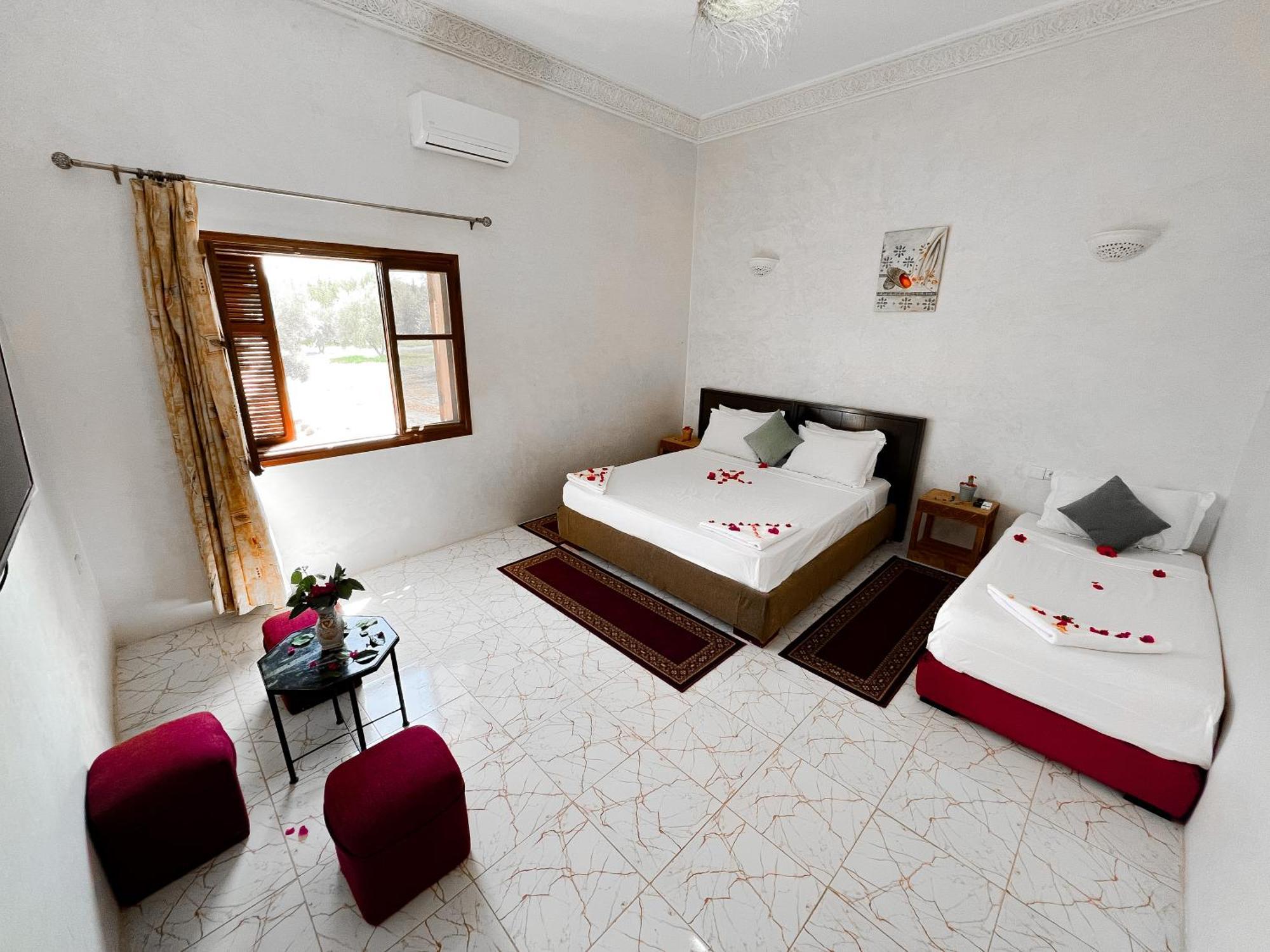 Guest House Qodwa Sidi Abdallah Ghiat Exterior foto